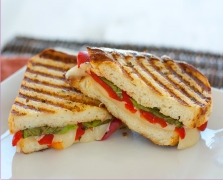 grilled-sandwich-at-bakers-crown